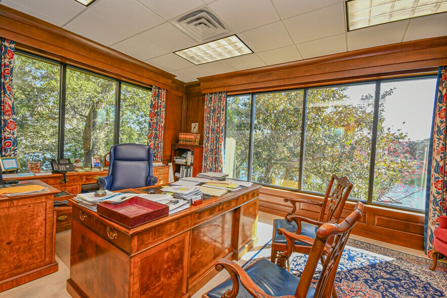 More Photos Of 220 Mckenzie Ave, Panama City Office For Sale
