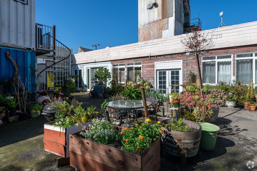 More Photos Of 1200 24th St, Oakland Warehouse For Sale