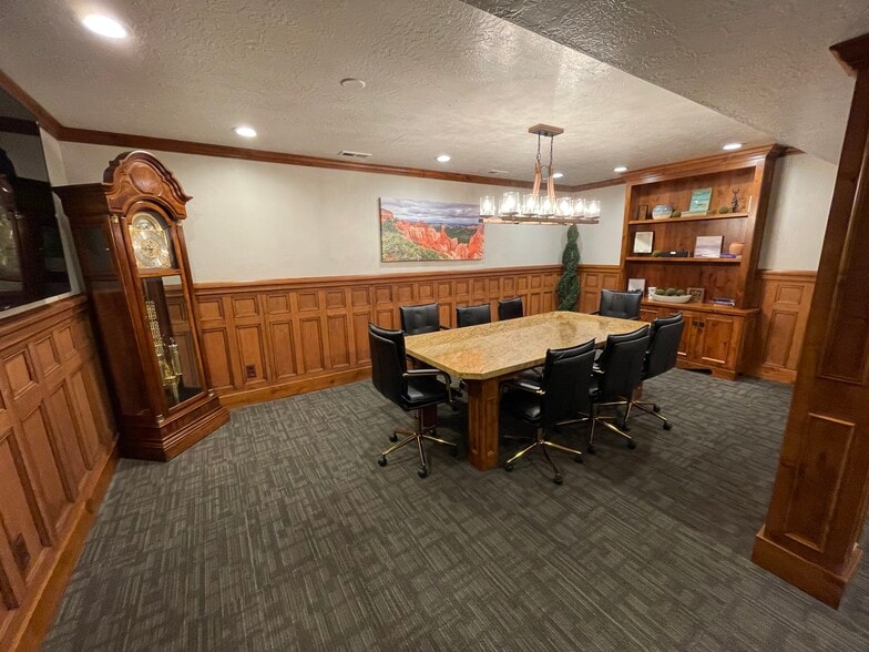 More Photos Of 640 N Main St, North Salt Lake Office For Sale