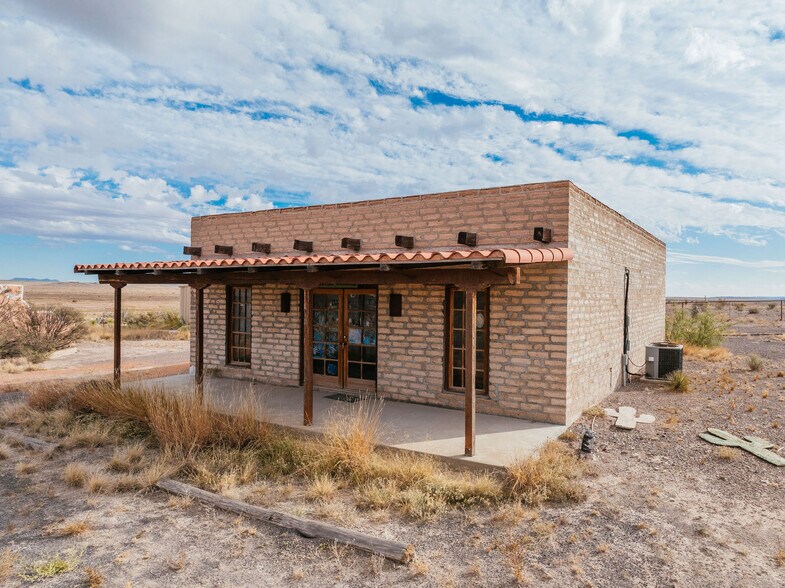 More Photos Of 1498 E. US-90, Marfa General Retail For Sale