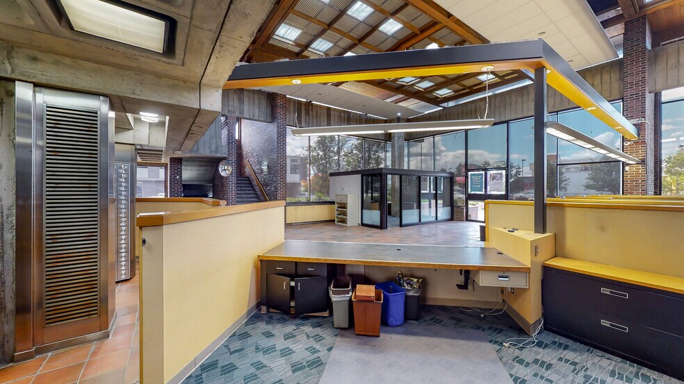 More Photos Of 8801 S Tacoma Way, Tacoma Freestanding For Sale
