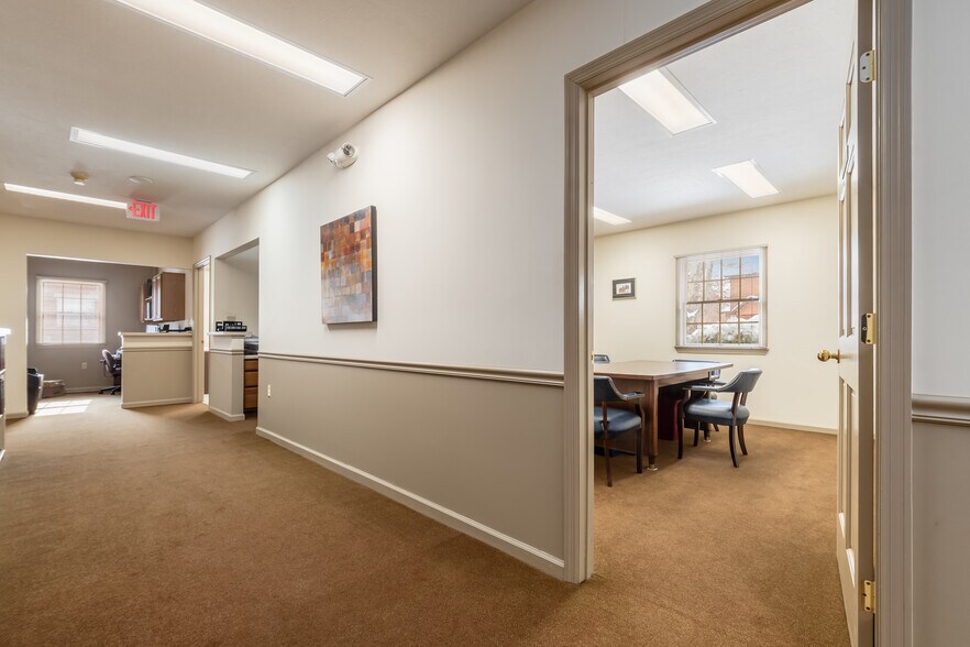 More Photos Of 240 S 4th St, Coshocton Office For Lease