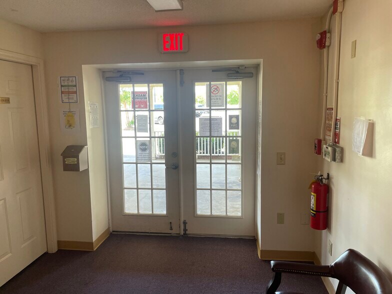 More Photos Of 127 S Sixth St, Warner Robins Apartments For Sale