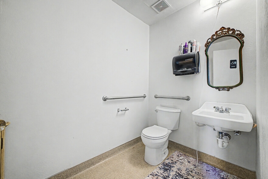 More Photos Of 407 E Main St, San Manuel Warehouse For Sale