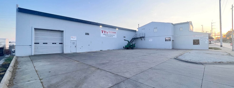 More Photos Of 4524 Leavenworth St, Omaha Warehouse For Lease