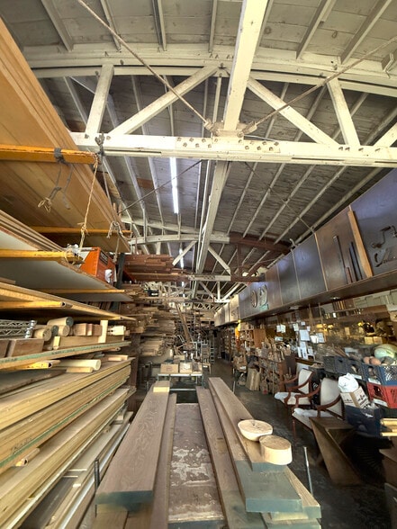 More Photos Of 5912 Mettler St, Los Angeles Manufacturing For Sale