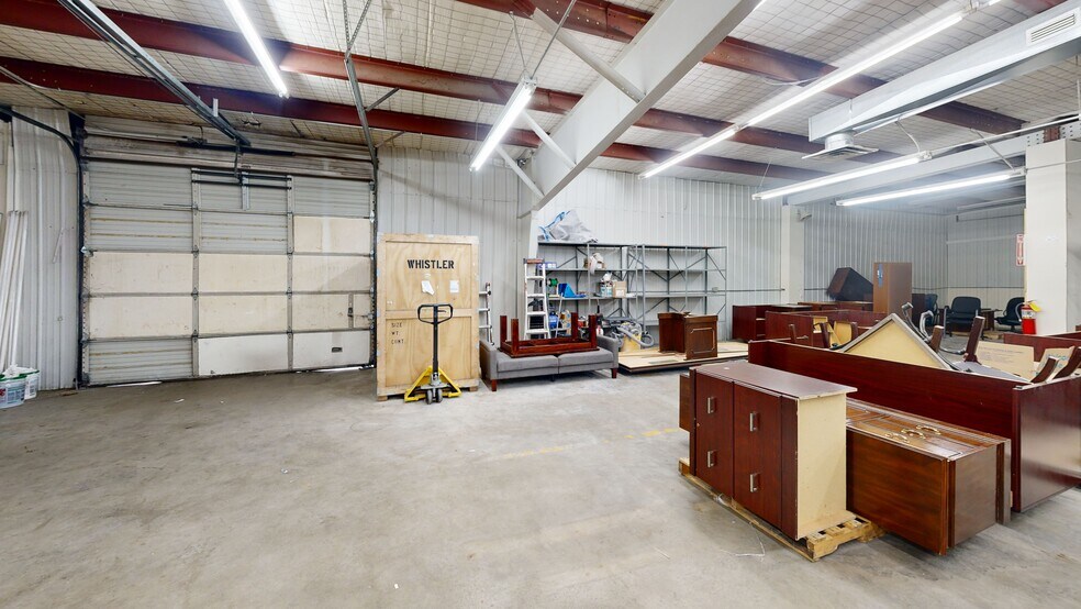 More Photos Of 555-559 N 13th St, Rogers Warehouse For Lease