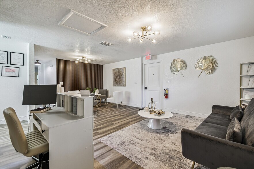 More Photos Of 5445 6th St, Zephyrhills Medical For Sale