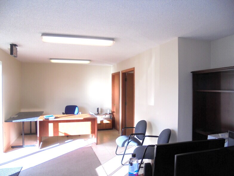 More Photos Of 256 Main St, East Windsor Research And Development For Sale