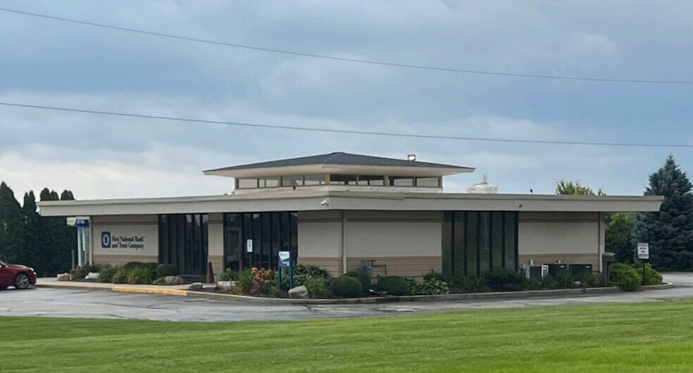 More Photos Of 2636 US 51, Janesville Bank For Sale