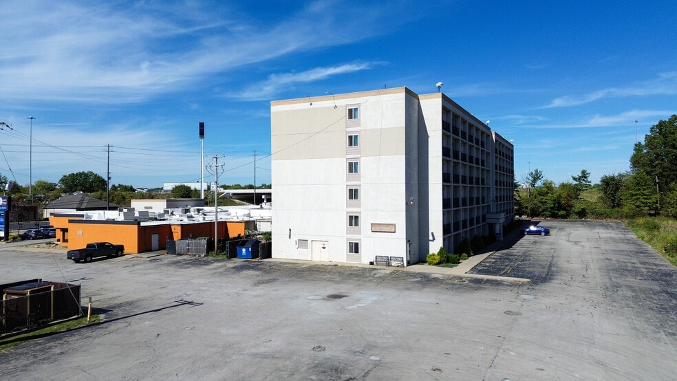 More Photos Of 4055 Belmont Ave, Youngstown Hotel For Sale