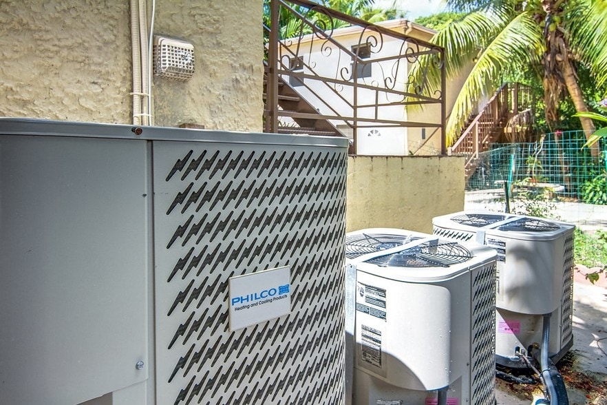 More Photos Of 2630 Natoma St, Coconut Grove Apartments For Sale
