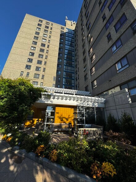 More Photos Of 1550 Beacon St, Brookline Apartments For Lease