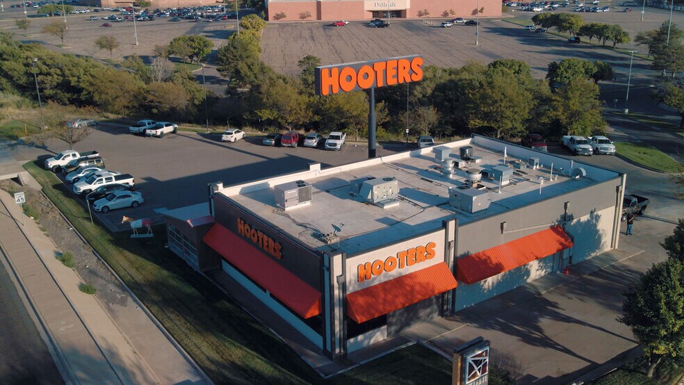 More Photos Of 8101 W I-40, Amarillo Restaurant For Lease