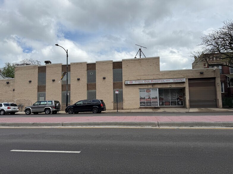 More Photos Of 4949 N Western Ave, Chicago Warehouse For Lease