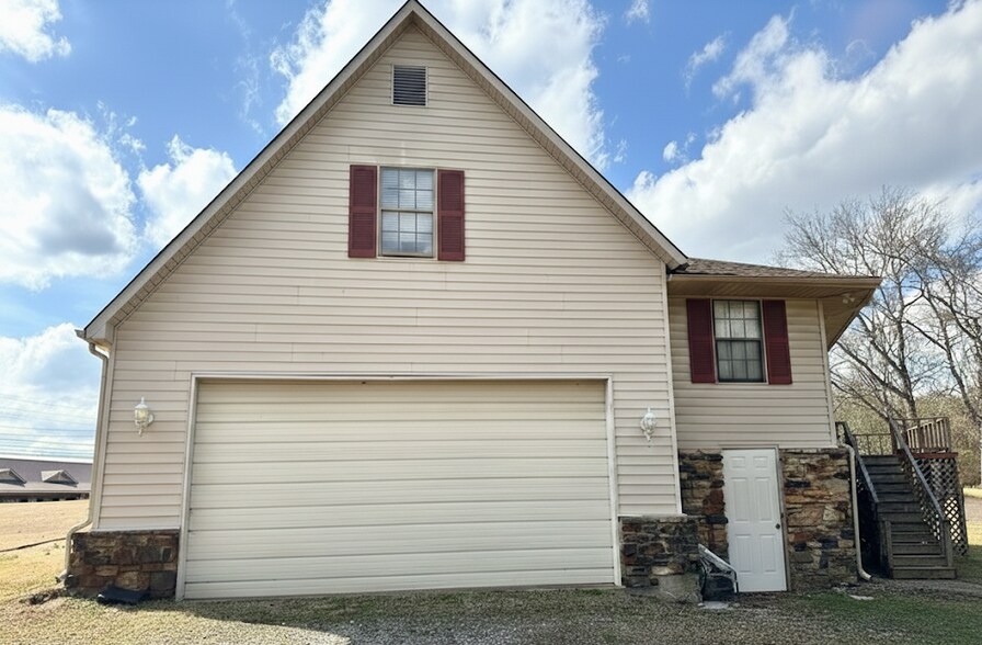 More Photos Of 2840 McCullough Blvd, Belden Office Residential For Sale