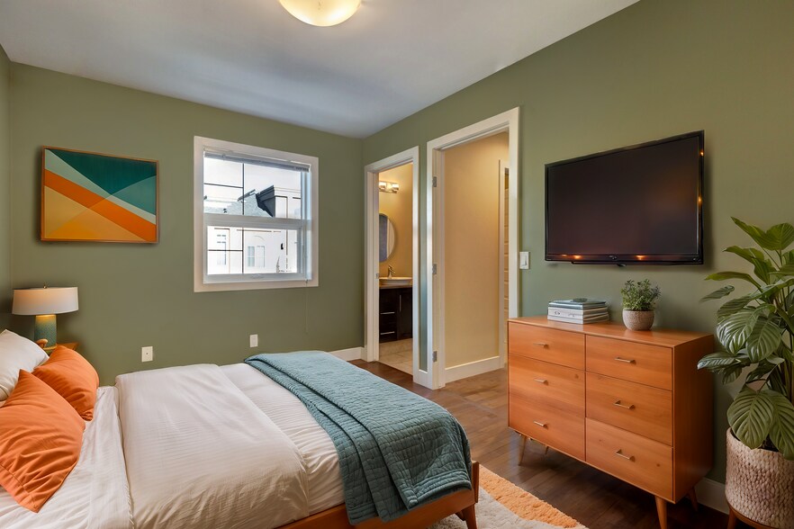 More Photos Of 1812 14A St SW, Calgary Office Residential For Sale