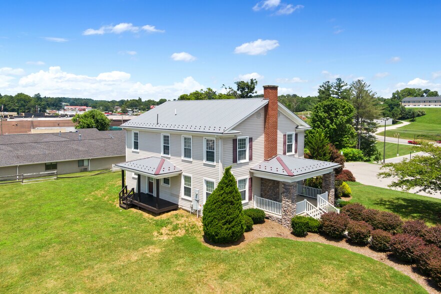More Photos Of 6245 University Park Dr, Radford Office Residential For Sale