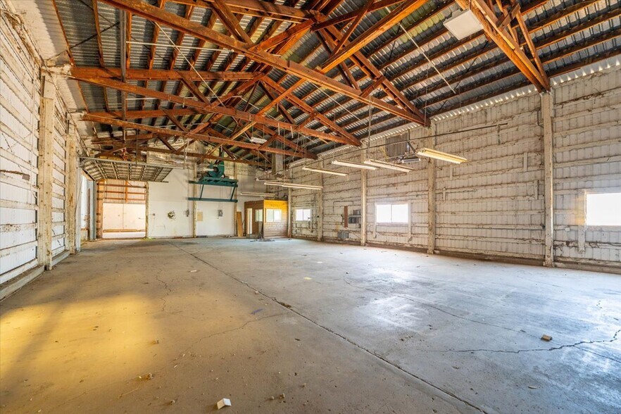 More Photos Of 3308 Cyclone Ct, Cottonwood Warehouse For Lease