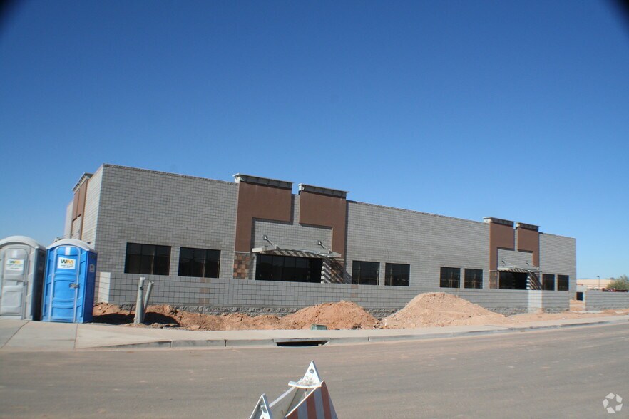 More Photos Of 2840 E Mohawk Ln, Phoenix Manufacturing For Sale