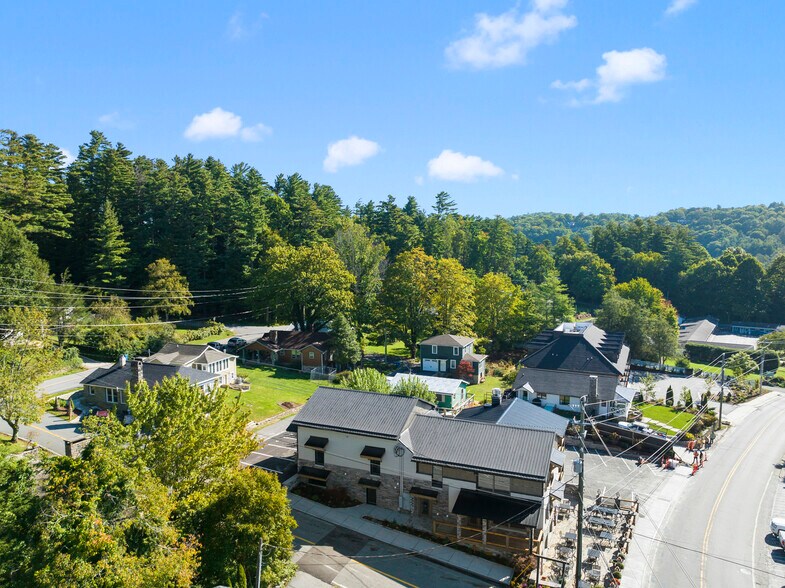 More Photos Of 870 Main St, Blowing Rock Restaurant For Sale