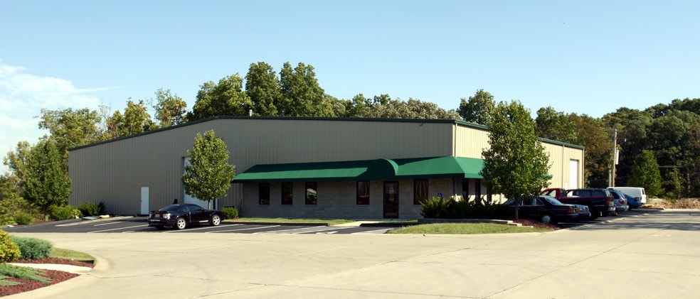 More Photos Of 205 Avalon Industrial Ave, Wentzville Warehouse For Lease