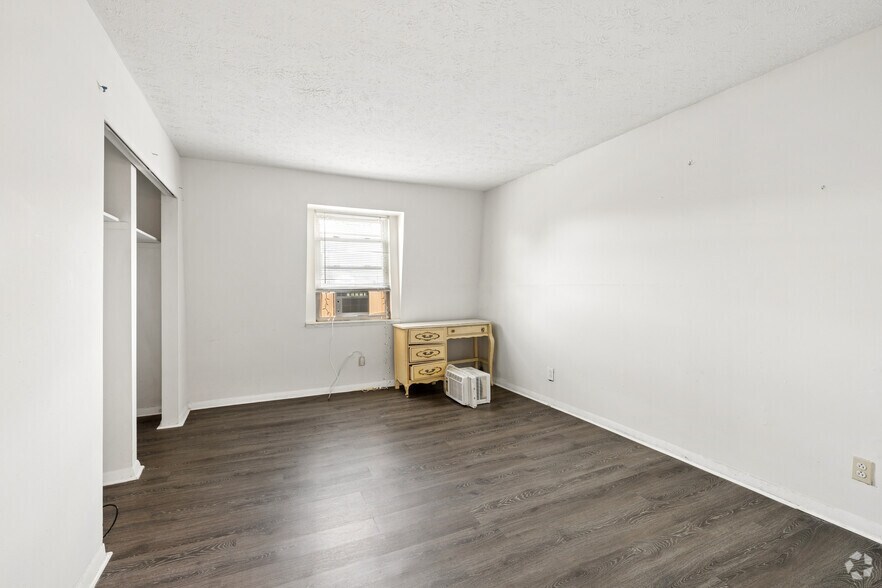 More Photos Of 2223 Devonport Dr, Lexington Apartments For Sale