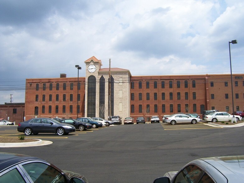 More Photos Of 300 Franklin St, Martinsville Office For Sale