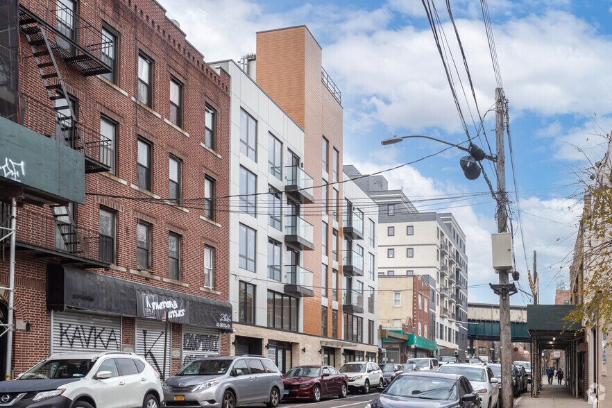 More Photos Of 4320 52nd St, Woodside Apartments For Sale