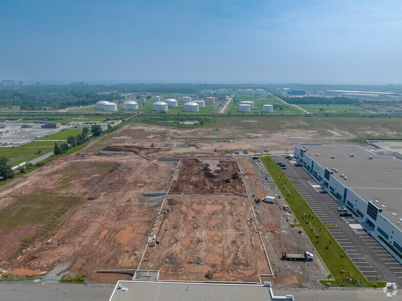 More Photos Of 3278 S Service Rd W, Oakville Warehouse For Lease