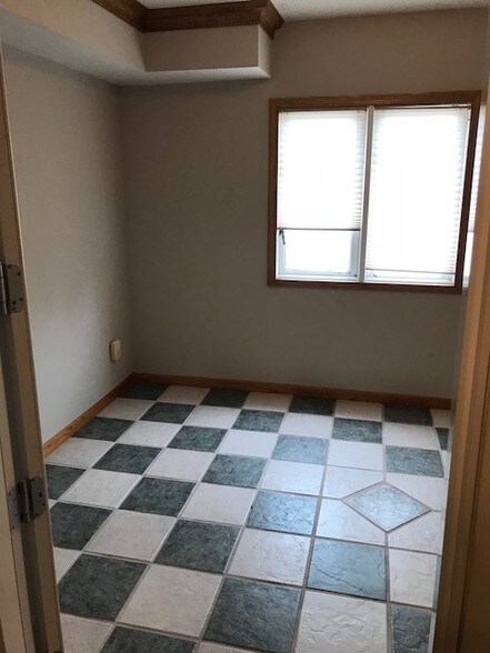 More Photos Of 498 South Ave, Tallmadge Storefront Retail Office For Lease