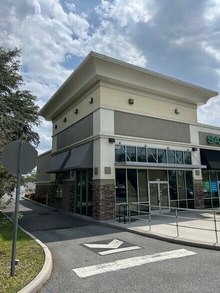 More Photos Of 3607 Aloma Ave, Oviedo Freestanding For Lease