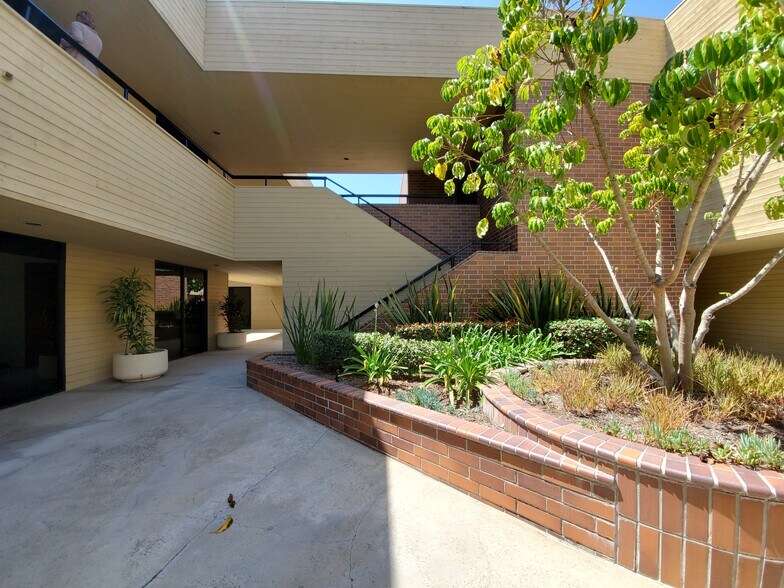 More Photos Of 18818 Teller Ave, Irvine Office For Lease