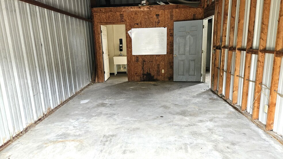 More Photos Of 12130 Us Highway 301 S, Statesboro Freestanding For Lease