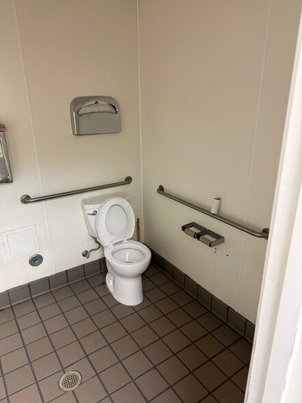More Photos Of 8325-8349 Foothill Blvd, Sunland Unknown For Lease