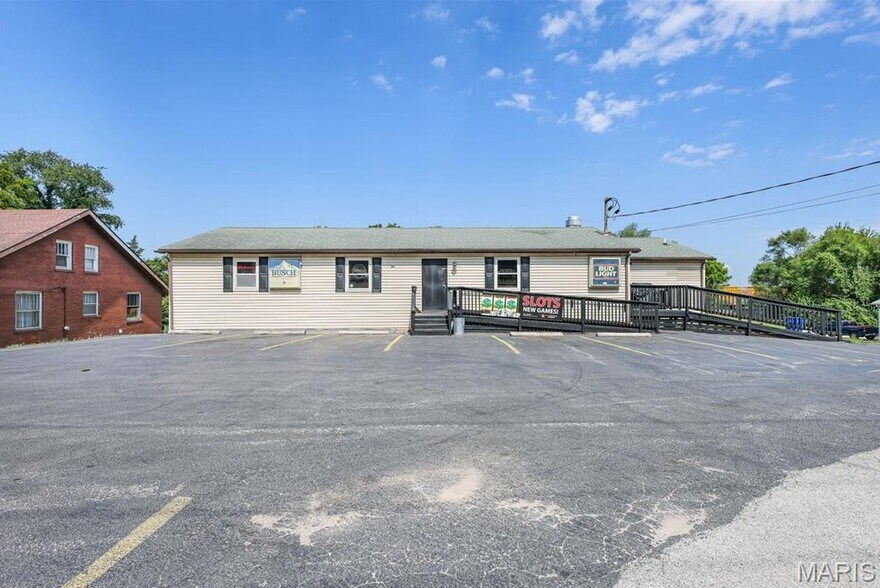 Primary Photo Of 519 N Main St, Caseyville General Retail For Sale