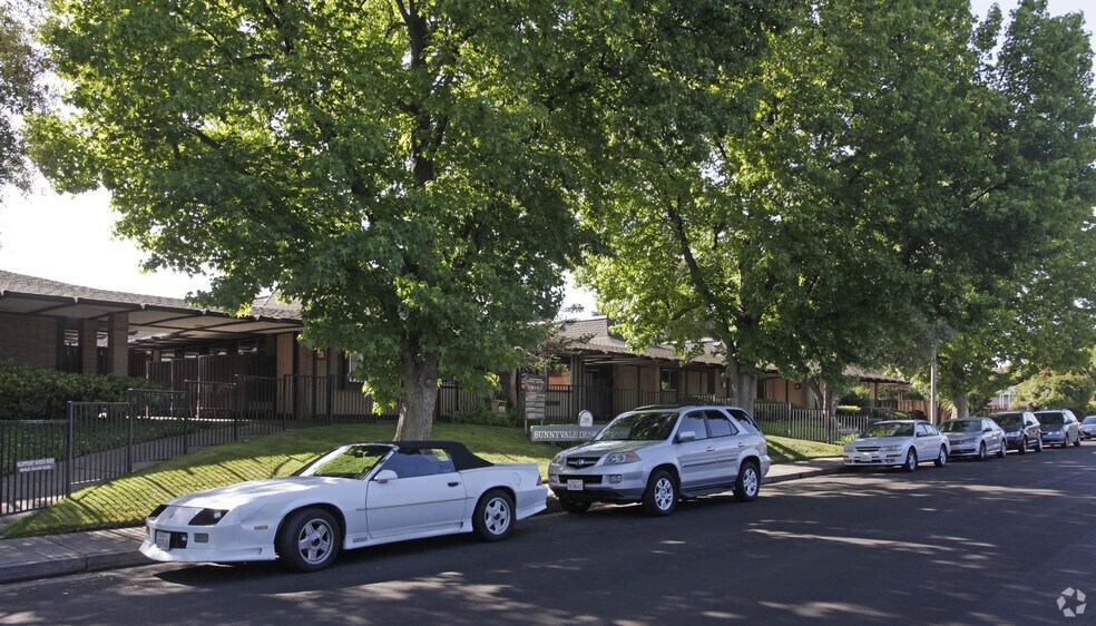 More Photos Of 516 W Remington Dr, Sunnyvale Medical For Lease