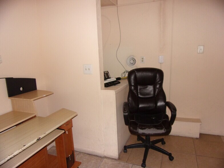More Photos Of 939 S Decatur Blvd, Las Vegas Medical For Sale
