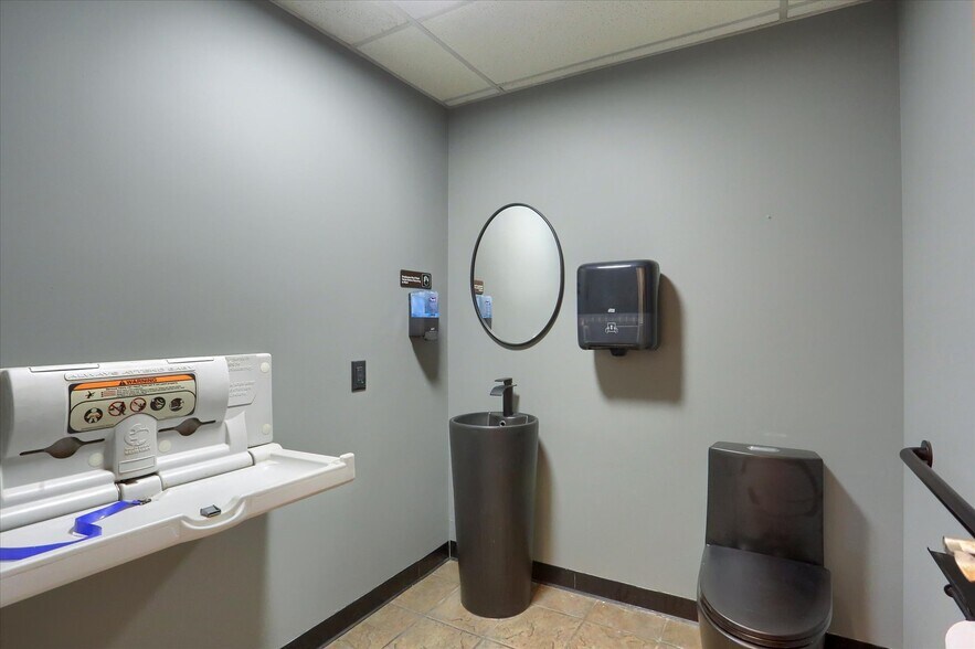 More Photos Of 5948 Linglestown Rd, Harrisburg Restaurant For Sale