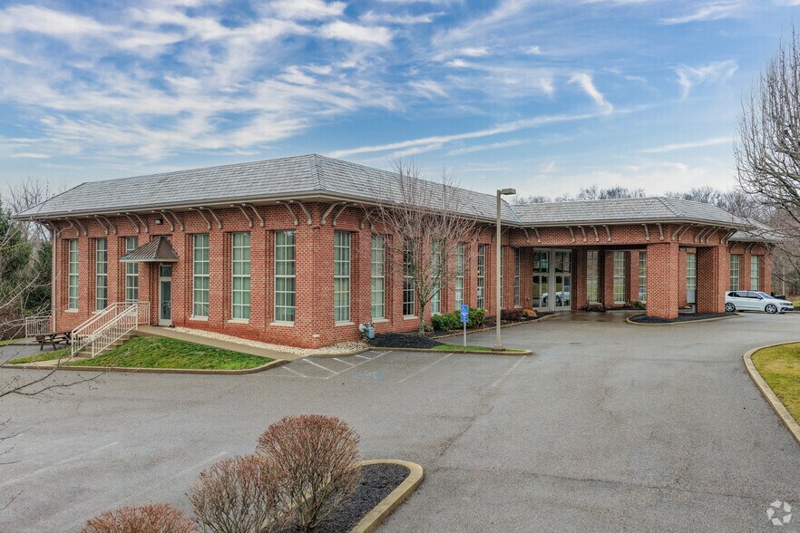 Primary Photo Of 171 Hillpointe Dr, Canonsburg Office For Lease