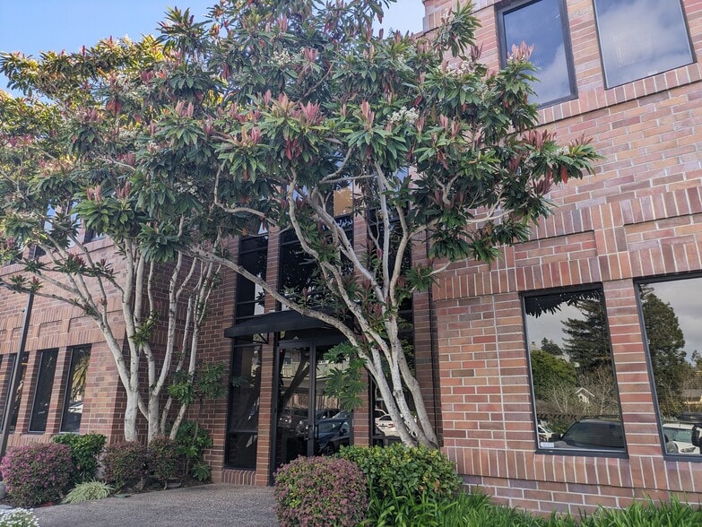 More Photos Of 133 Mission St, Santa Cruz Medical For Lease