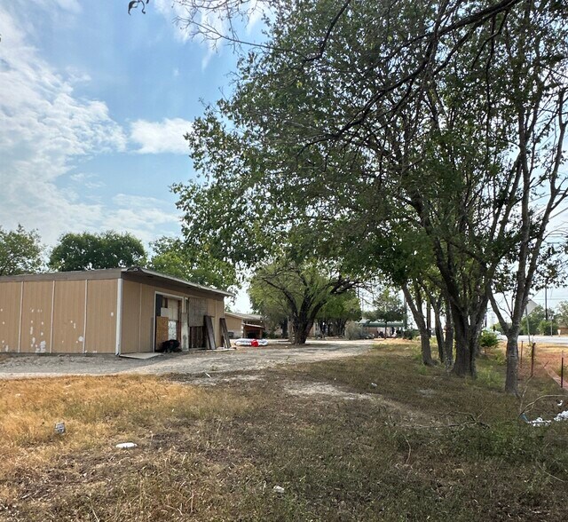 More Photos Of 10536 S US Highway 181, San Antonio Apartments For Sale