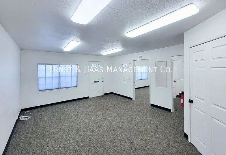 More Photos Of 5540 Atlantic Ave, Long Beach Office Residential For Lease