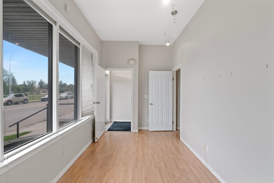 More Photos Of 1922 9th Ave SE, Calgary Storefront Retail Residential For Sale