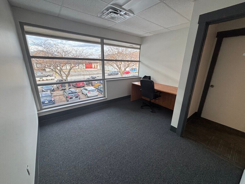 More Photos Of 1715 Dickson Av, Kelowna Light Manufacturing For Lease