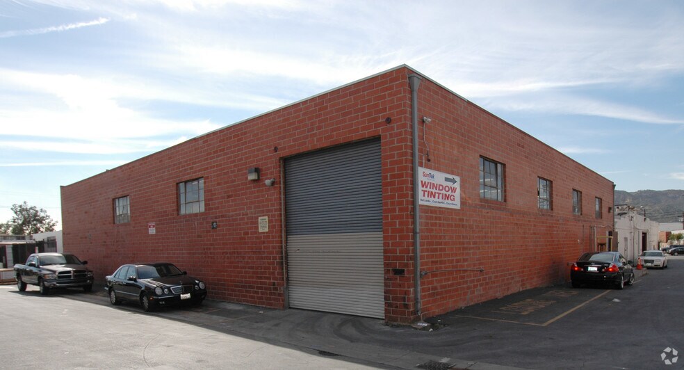 More Photos Of 373 W Palmer Ave, Glendale Warehouse For Lease