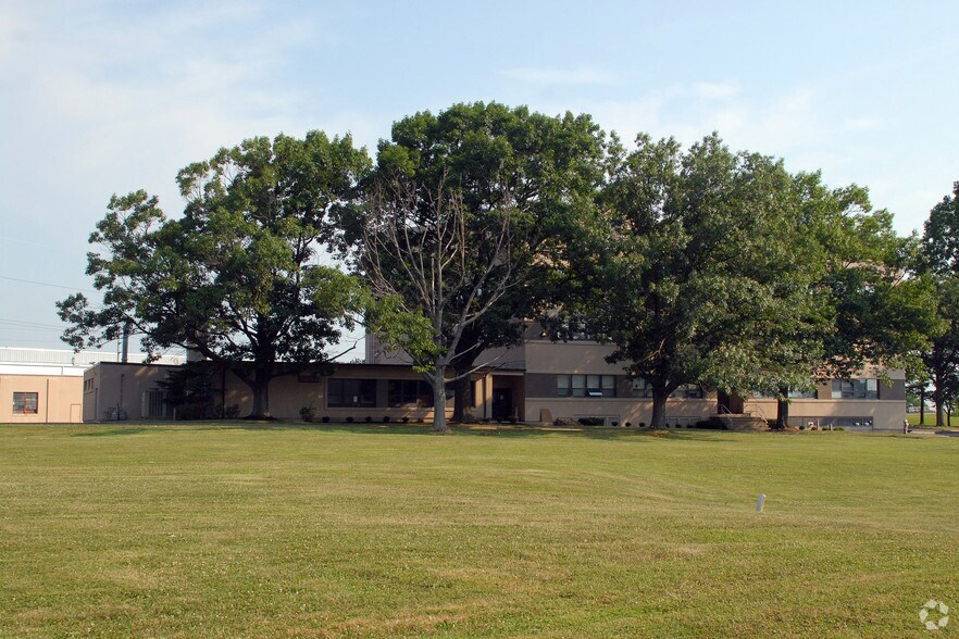 More Photos Of 780 Falcon Cir, Warminster Loft Creative Space For Lease