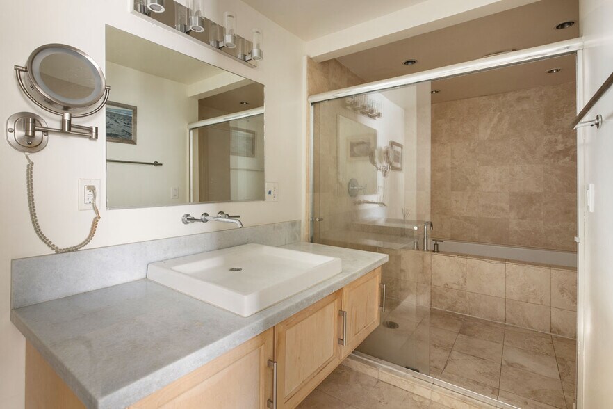 More Photos Of 2330 Silver Ridge Ave, Los Angeles Apartments For Sale