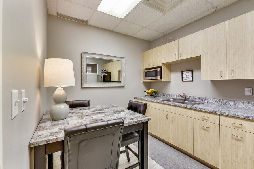 More Photos Of 2121 Cliff Dr, Eagan Medical For Lease