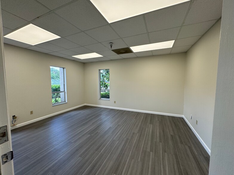 More Photos Of 1904 44th Ave E, Bradenton Industrial For Lease